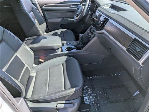 Used 2023 Volkswagen Atlas SE w/ Black Wheel Package FWD image 19
