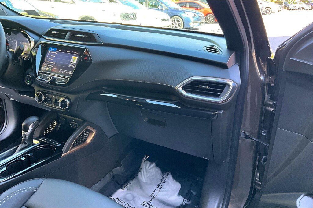 Used 2022 Chevrolet TrailBlazer ACTIV w/ Sun and Liftgate Package FWD image 11