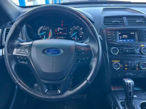 Used 2016 Ford Explorer XLT AWD/4WD image 11