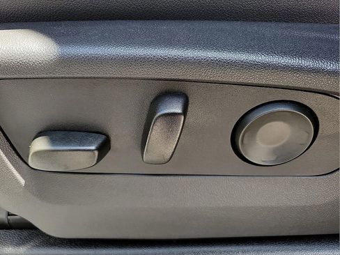 Used 2025 Chevrolet Tahoe High Country AWD/4WD image 15