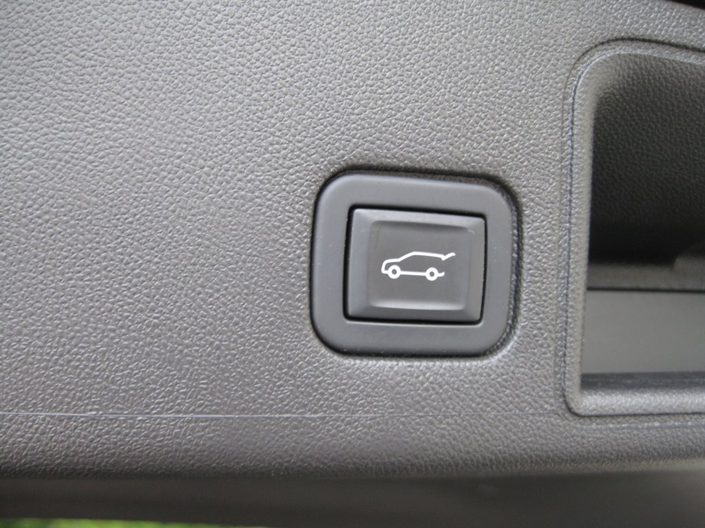 Used 2022 GMC Terrain AT4 AWD/4WD image 31