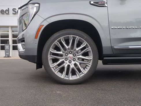 New 2026 GMC Yukon XL Denali w/ Denali Reserve Package image 16