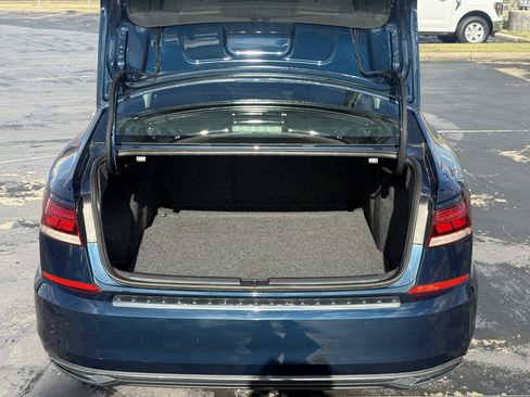 Used 2022 Volkswagen Passat 2.0T SE image 34