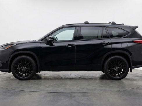 Used 2025 Toyota Highlander XSE AWD/4WD image 5