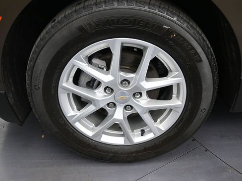 Used 2024 Chevrolet Equinox LT FWD image 9