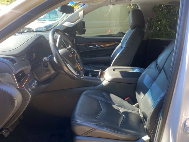 Used 2018 Cadillac Escalade Luxury w/ LPO, Radiant Package AWD/4WD image 11