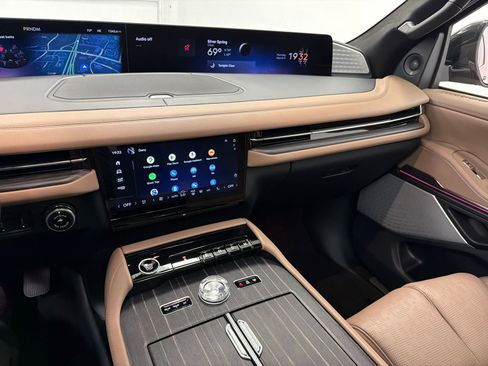 Used 2025 Lincoln Navigator L Black Label image 32