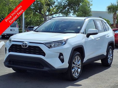 Used 2020 Toyota RAV4 XLE Premium FWD image 3