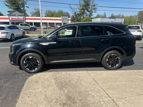 Used 2024 Kia Sorento S AWD/4WD image 8
