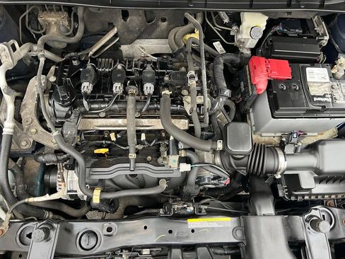 Used 2019 Nissan Kicks SV FWD image 38