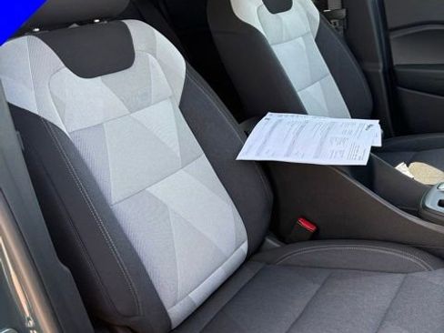 Used 2025 Chevrolet Trax LS w/ LS Convenience Package FWD image 28