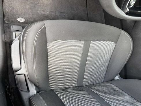 Used 2023 Kia Sorento LX FWD image 9