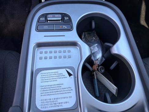 New 2026 Hyundai Ioniq 9 SE AWD/4WD image 12