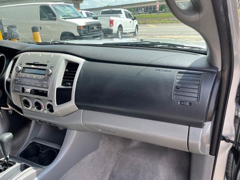 Used 2011 Toyota Tacoma PreRunner w/ SR5 Pkg #2 RWD image 9