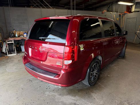 Used 2018 Dodge Grand Caravan GT FWD image 6