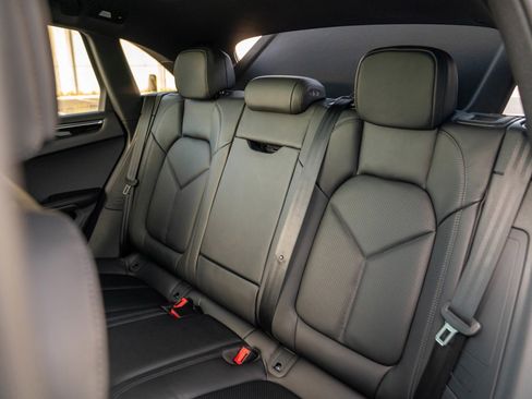 New 2026 Porsche Macan image 24