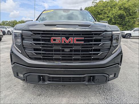 Used 2023 GMC Sierra 1500 Elevation w/ Elevation Premium Package AWD/4WD image 9