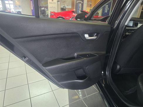 Used 2019 Kia Rio S image 10