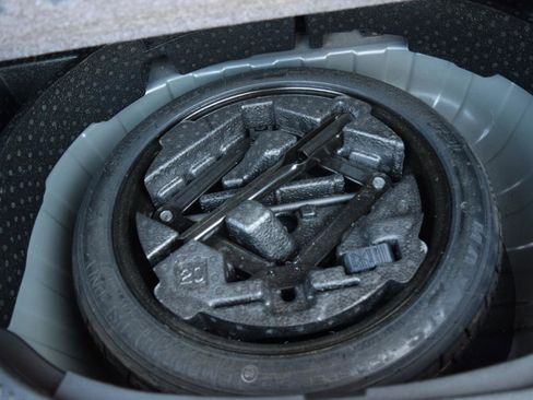 Used 2019 Chevrolet Trax LT w/ LT Convenience Package FWD image 33