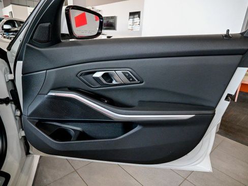 Used 2019 BMW 330i xDrive Sedan w/ Convenience Package image 29