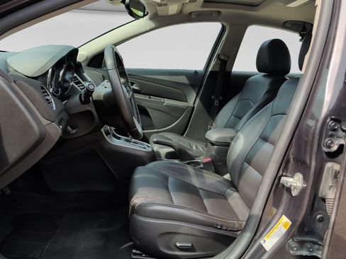 Used 2016 Chevrolet Cruze LT w/ Sun, Sound and Sport Package FWD image 16