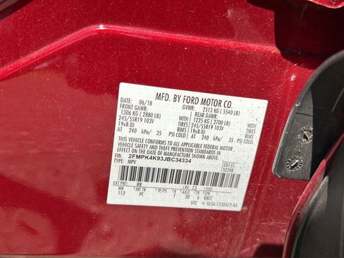 Used 2018 Ford Edge Titanium w/ Equipment Group 301A AWD/4WD image 31