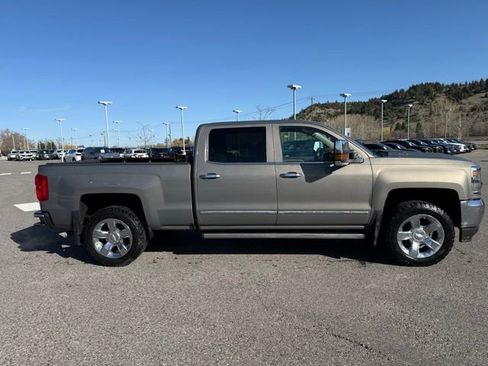 Used 2017 Chevrolet Silverado 1500 LTZ w/ LTZ Plus Package image 4