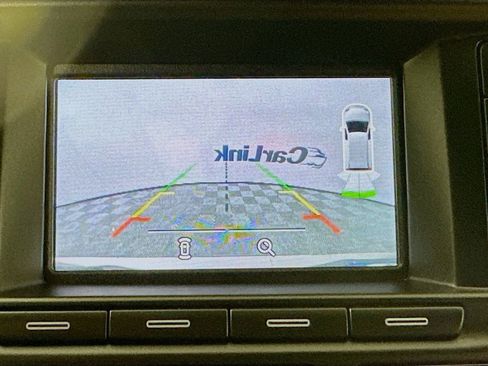 Used 2017 Ford Explorer XLT image 15