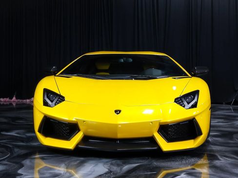 Used 2013 Lamborghini Aventador LP 700-4 image 9