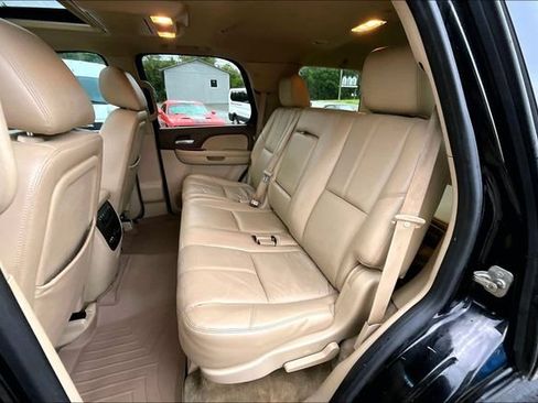 Used 2011 GMC Yukon SLT w/ SLT-2 Equipment Package AWD/4WD image 27