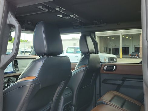 Used 2024 Ford Bronco Outer Banks AWD/4WD image 13