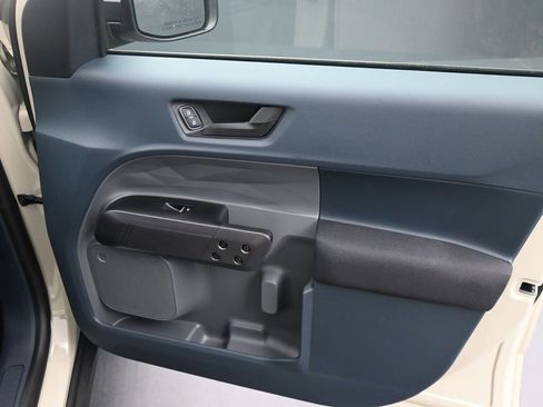 New 2025 Ford Maverick XL image 18