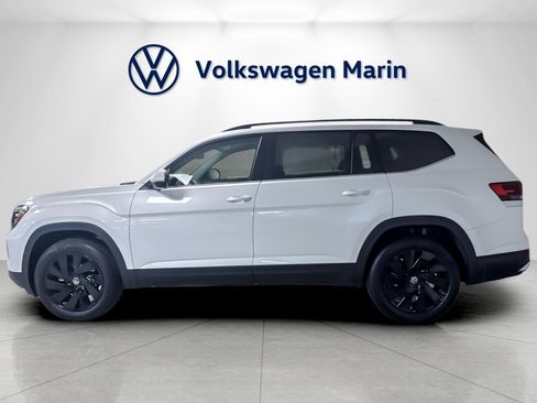 New 2026 Volkswagen Atlas SE image 2