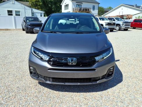 Used 2025 Honda Odyssey Touring image 2