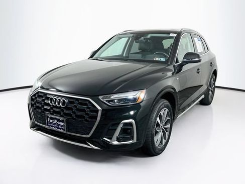 Used 2023 Audi Q5 2.0T Premium w/ Convenience Package AWD/4WD image 3