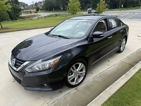 Used 2016 Nissan Altima 3.5 SL FWD image 1