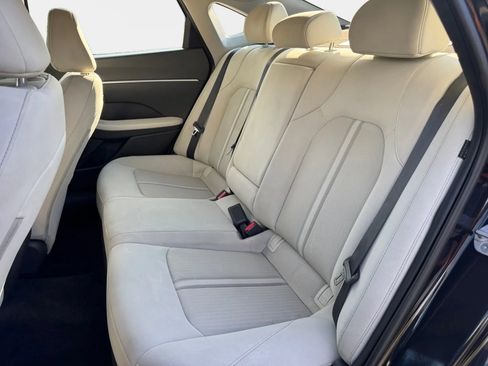 Used 2025 Hyundai Sonata SEL FWD image 11