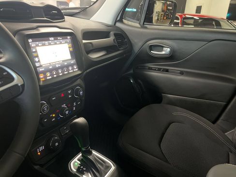 Used 2023 Jeep Renegade Altitude w/ Sun/Sound Group AWD/4WD image 35