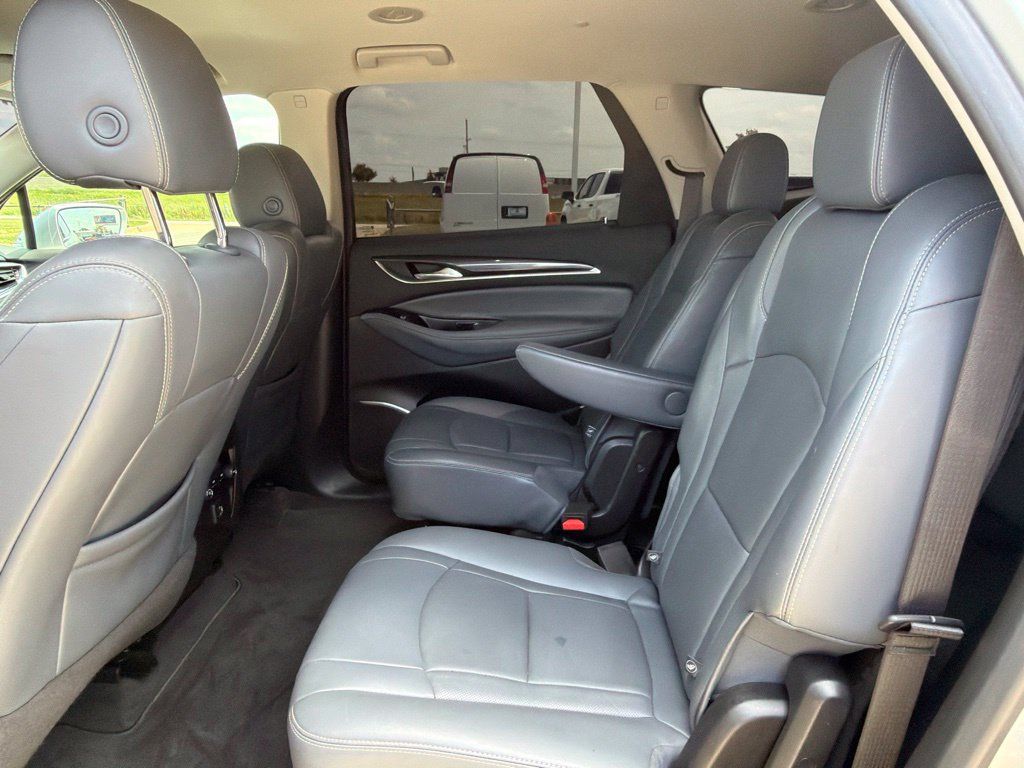 Used 2019 Buick Enclave Essence FWD image 10