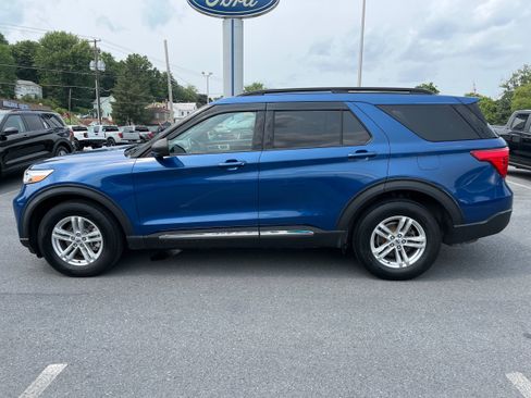 Certified 2020 Ford Explorer XLT w/ Comfort Package AWD/4WD image 11