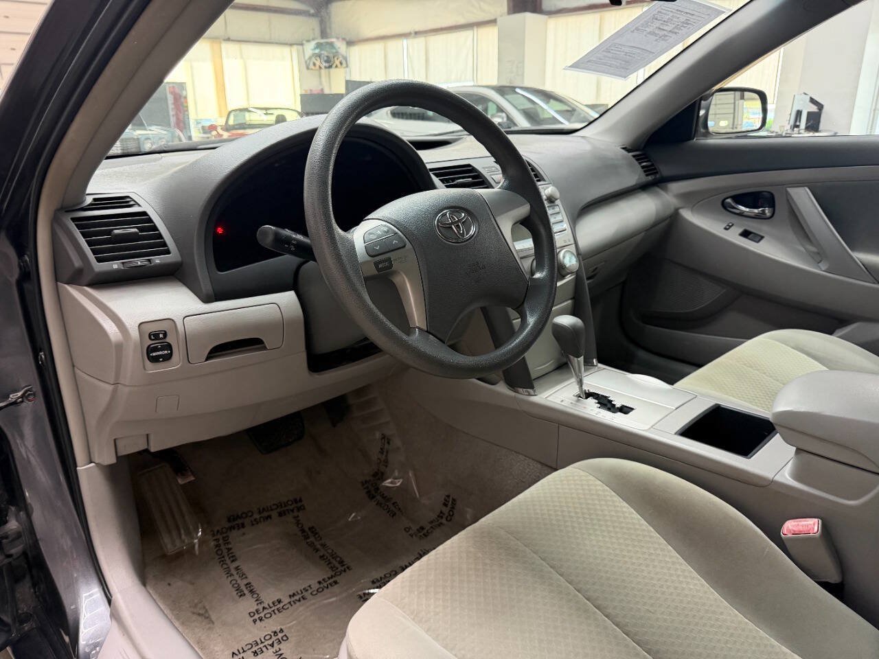 Used 2009 Toyota Camry LE FWD image 19