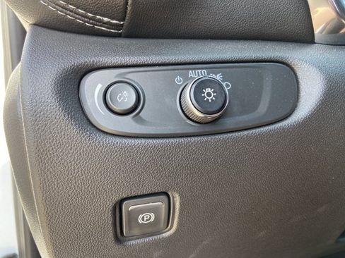 Used 2025 Chevrolet Blazer LT FWD image 43