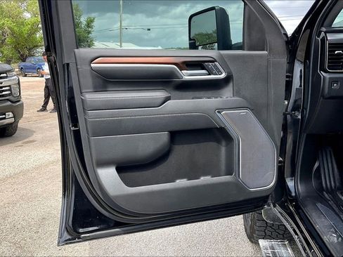 Used 2025 GMC Sierra 2500 Denali w/ Denali Reserve Package image 14