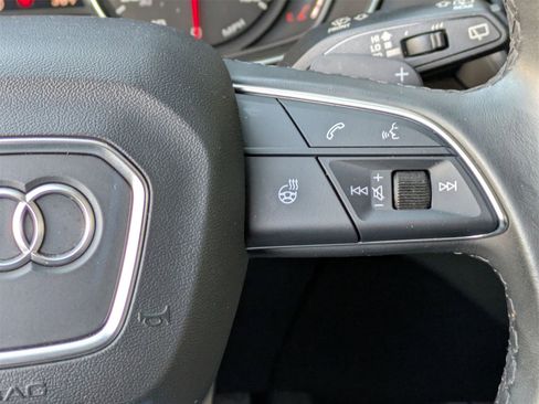 Used 2023 Audi Q5 2.0T Premium w/ Convenience Package image 11