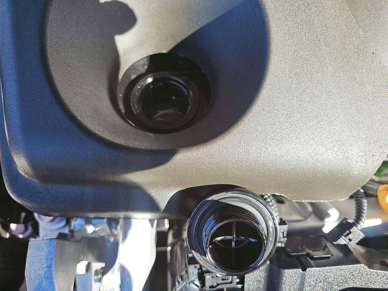 Used 2025 Toyota RAV4 XLE w/ Convenience Package FWD image 33