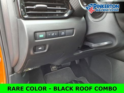 Used 2024 Nissan Sentra SR w/ SR Premium Package image 17