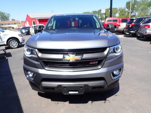 Used 2019 Chevrolet Colorado Z71 AWD/4WD image 2