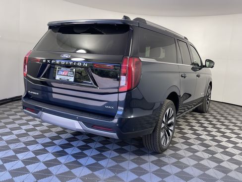 Certified 2025 Ford Expedition Max Platinum w/ Driver's Package AWD/4WD image 5