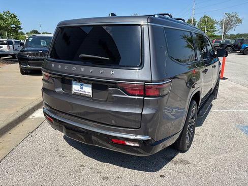 Used 2023 Jeep Wagoneer L 4WD w/ Premium Group I image 27