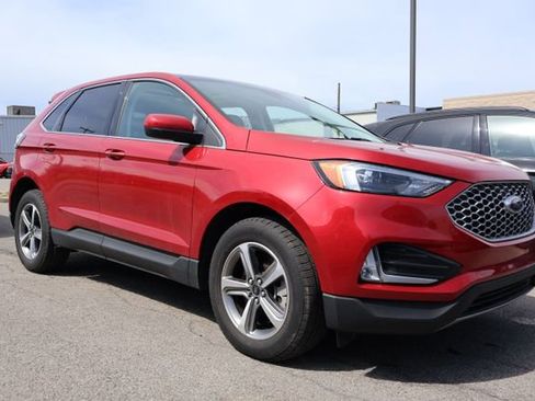 Used 2024 Ford Edge SEL w/ Convenience Package image 3